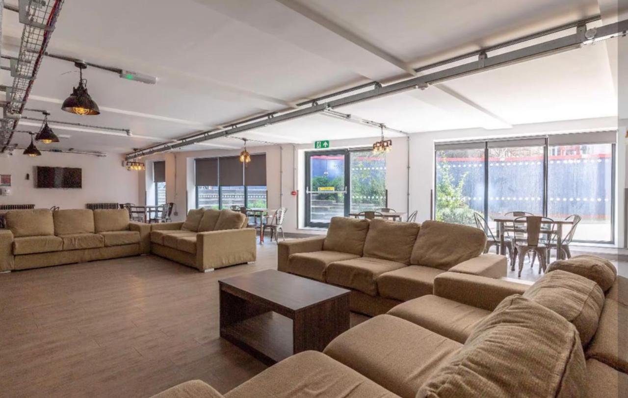 Vibrant Rooms For Students Only, Leeds - Sk 리즈 외부 사진