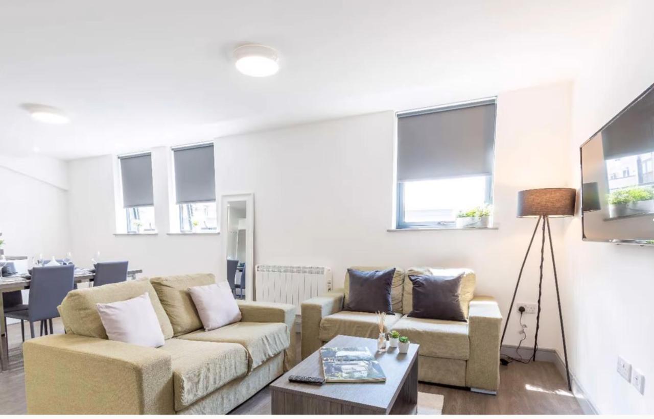 Vibrant Rooms For Students Only, Leeds - Sk 리즈 외부 사진