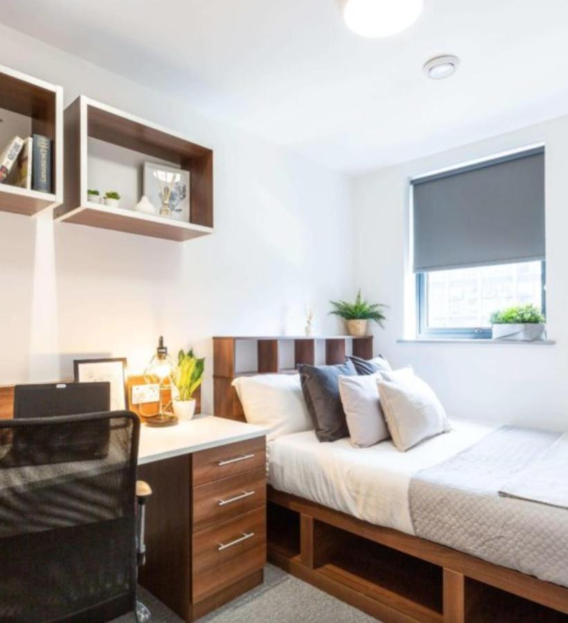 Vibrant Rooms For Students Only, Leeds - Sk 리즈 외부 사진